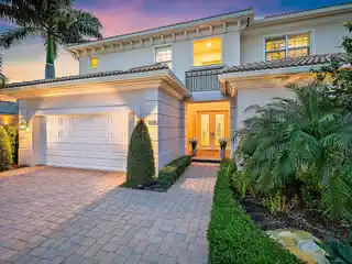 Elegant Golf Course Estate with Immediate Full Golf Membership