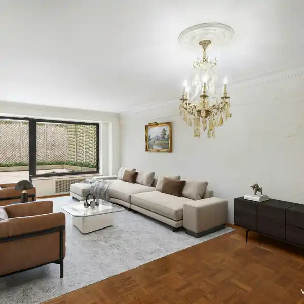PRIME FIFTH AVENUE - FEATURING AN EXTRAORDINARY PRIVATE TERRACE