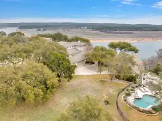 Peninsula Villa with Panoramic Lake Views