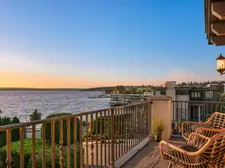 The Best of Lakeside Living