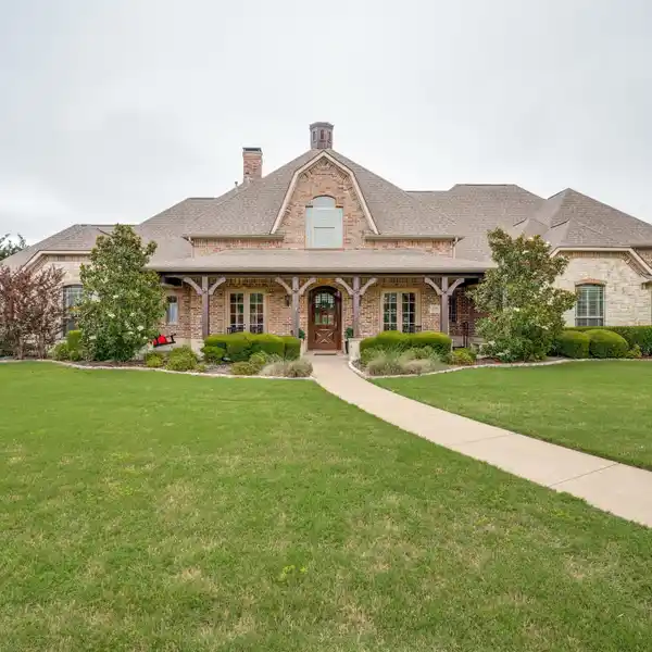 TRULY EXCEPTIONAL HOME IN HIGHLAND MEADOWS