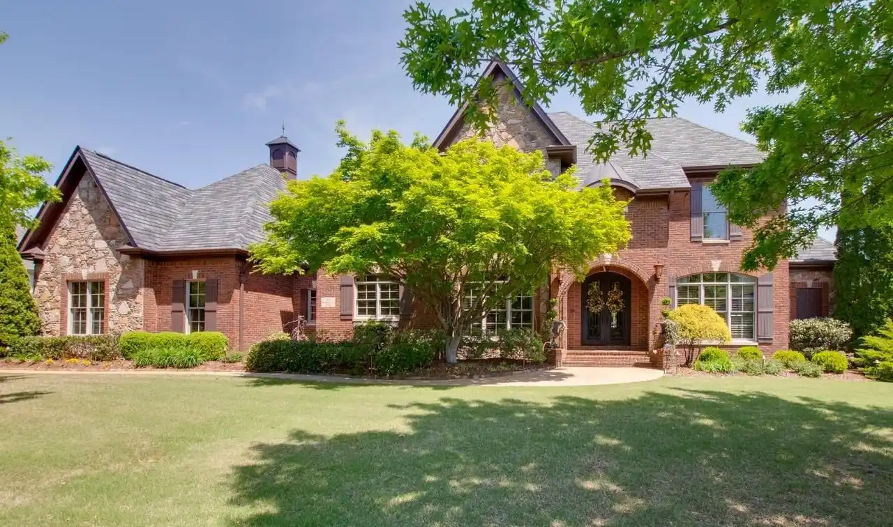 Executive Living in Prestigious Mcmullen Cove