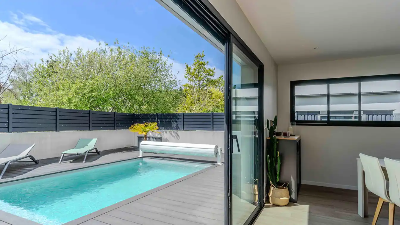 Lovely Contemporary Home with Pool