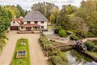 MAGICAL WATERSIDE FAMILY BRAINTREE ESTATE