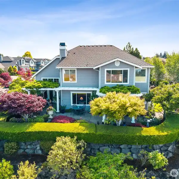 WELL-APPOINTED CUSTOM HOME WITH AMAZING VIEWS