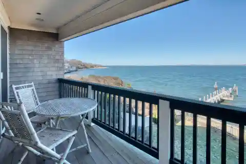 Expansive Waterside Condo