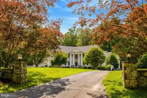 Grand V-shaped Estate Near Potomac River