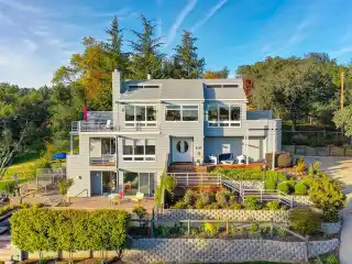 Remarkable Property in the Heart of Fair Oaks