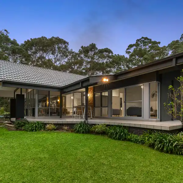 ARCHITECTURALLY REIMAGINED NATURE RETREAT IN BELMONT NORTH