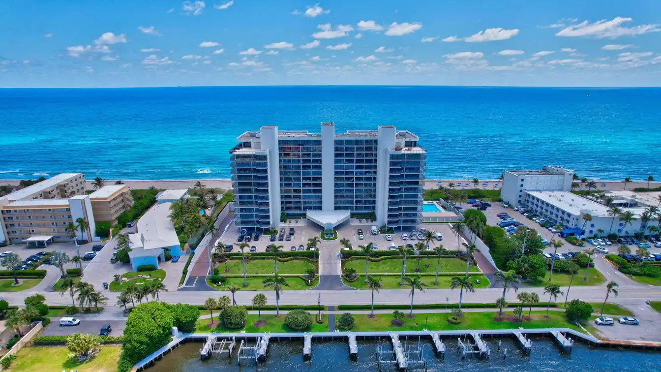 Contemporary Masterpiece with Spectacular Ocean Views
