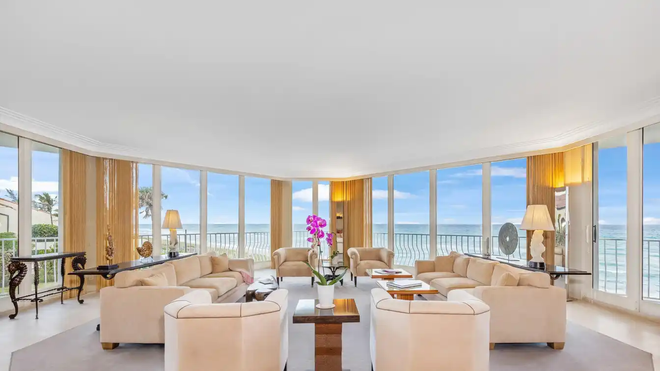 Exceptional Luxury Living at Exclusive Sloans Curve