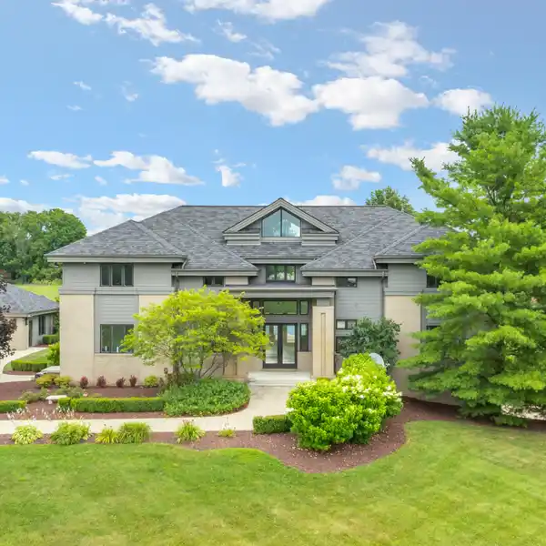 EXTRAORDINARY ESTATE UPDATED FOR SELF-SUFFICIENCY