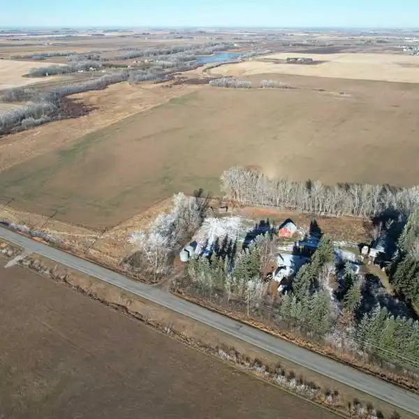 EXPANSIVE PROPERTY WITH MANY POTENTIAL HOME SITES