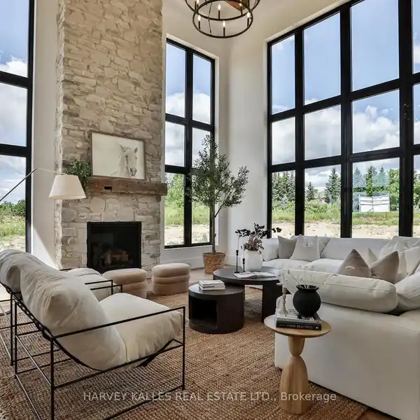 GORGEOUS MODERN FARMHOUSE ON OVER AN ACRE