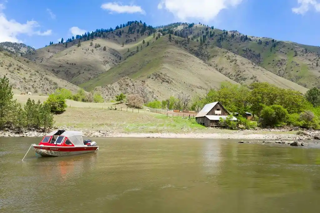 Gorgeous Ranch on the Main Salmon River