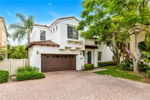 Beautifully Upgraded Turnkey Detached Condo