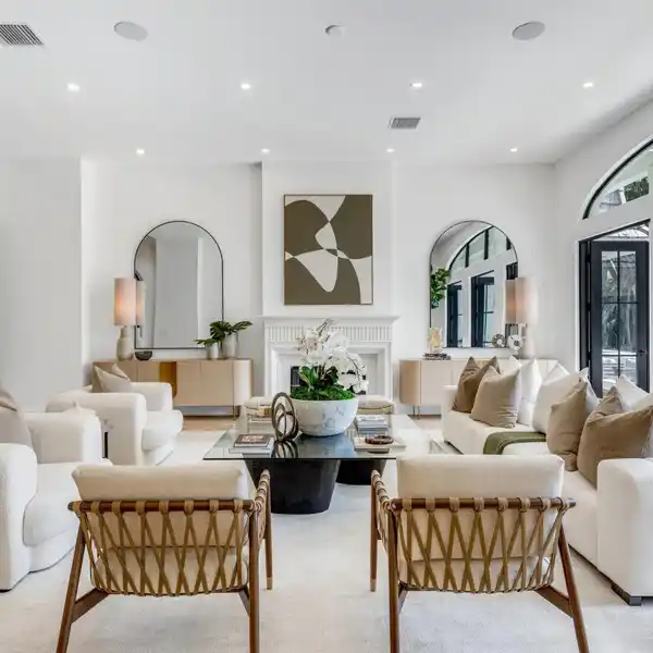 STATELY RESIDENCE IN LES JARDINS