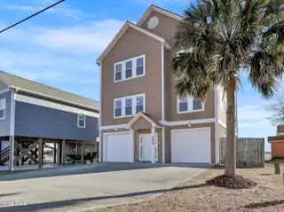 Immaculate Sound-front Home on Mainland Surf City
