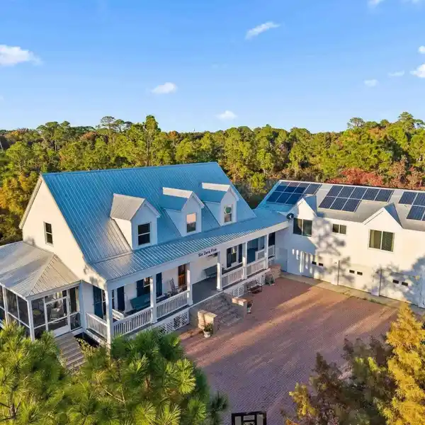 SPACIOUS GULF BREEZE HOME