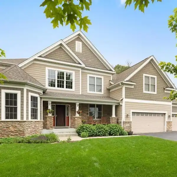 STUNNING HOME IN SPRING LAKE ESTATES
