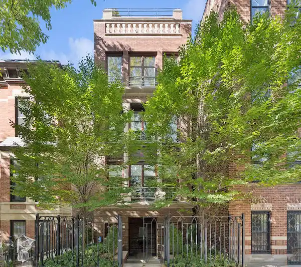SPECTACULAR PENTHOUSE IN EAST LINCOLN PARK