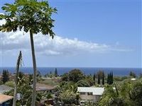 CUSTOM THREE-BEDROOM ON MAUI