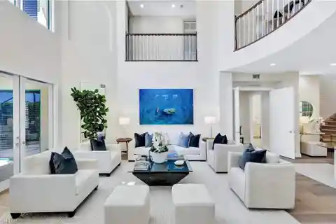 Beautifully Renovated Villa in Vizcaya at Bay Colony