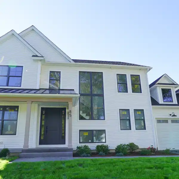 BEAUTIFULLY CRAFTED FREE-STANDING HOME