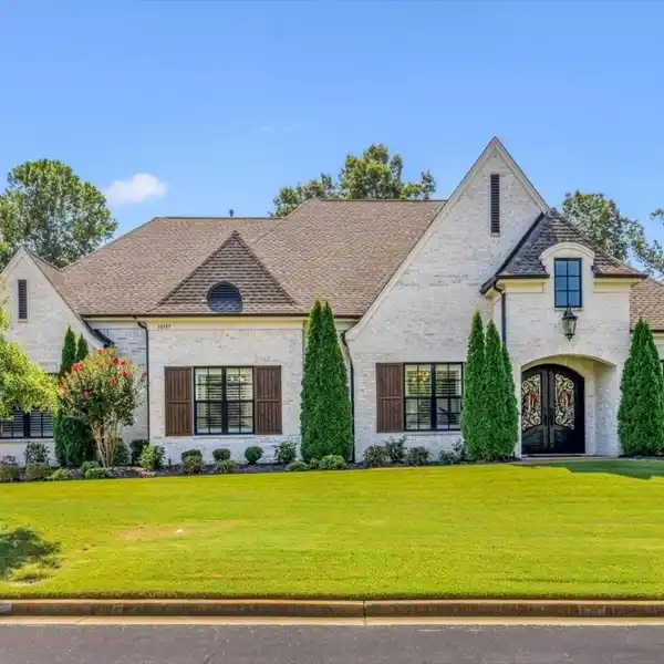 CUSTOM BUILT LAKELAND HOME