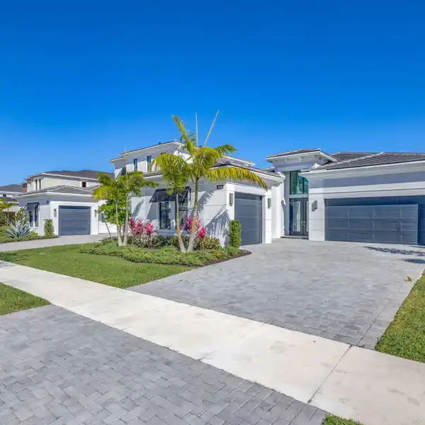 EXCEPTIONAL HOME IN PRESTIGIOUS ARTISTRY