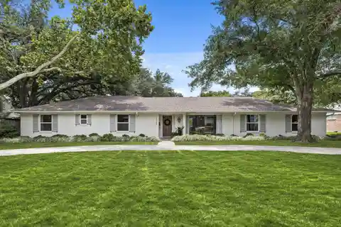 Open Floor Plan Filled with Natural Light
