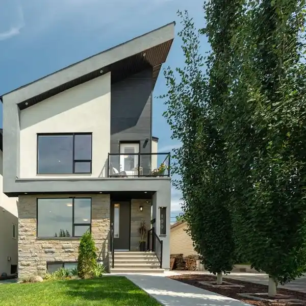 AN ELEVATED LIFESTYLE IN A DESIRABLE COMMUNITY