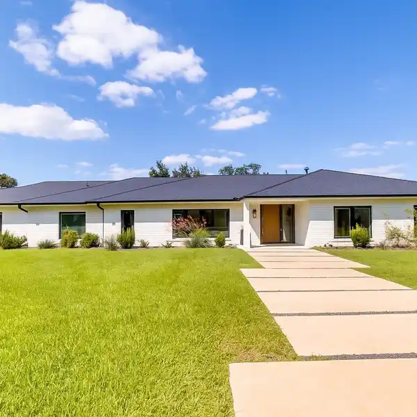 BEAUTIFUL HOME IN NORTH DALLAS