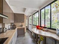 SPACIOUS AND PEACEFUL PROPERTY METICULOUSLY RENOVATED THROUGHOUT