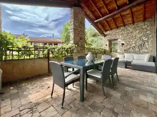 Luxe Living in Lugano's Tranquil Neighborhood