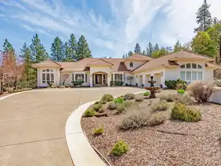 Mediterranean Estate in the Sought-after Sun Ridge Estates