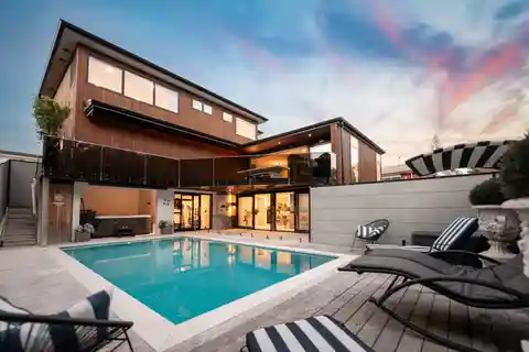 Architectural Masterpiece in Macleans Zone