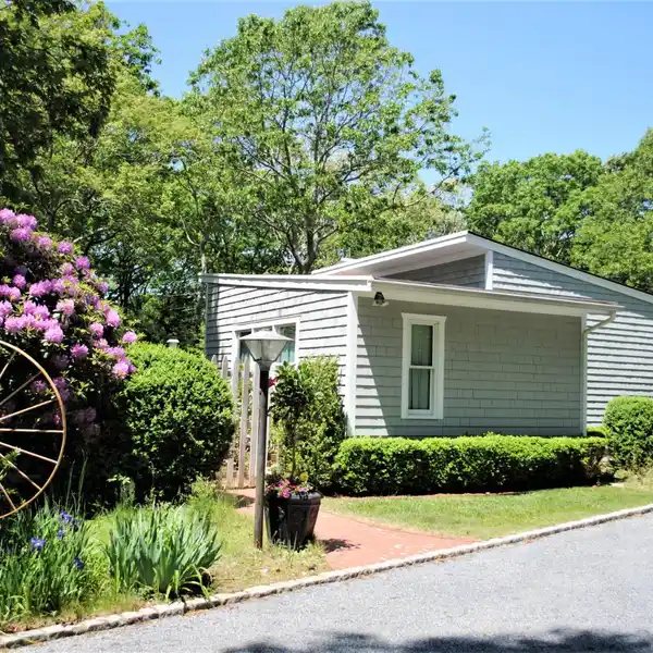 PRIVATE CONTEMPORARY ESCAPE WITH EXPANSION POTENTIAL