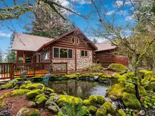 Versatile Compound with Mt Hood Views