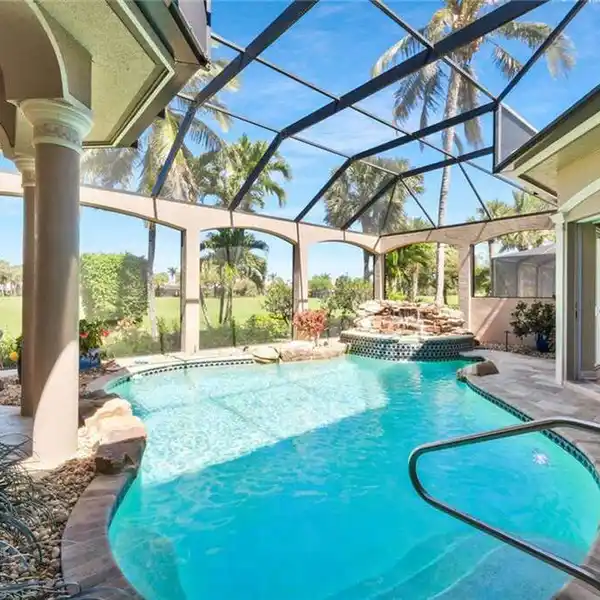EXQUISITE HOME IN PRESTIGIOUS SHADOW WOOD