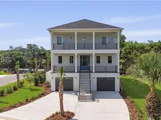 Coastal Luxury and Privacy