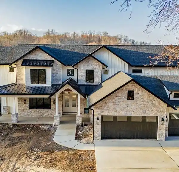 THOUGHTFULLY DESIGNED HOME BLENDING LUXURY AND FUNCTIONALITY