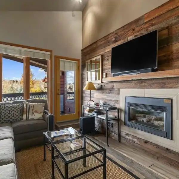 STYLISH MOUNTAIN RETREAT