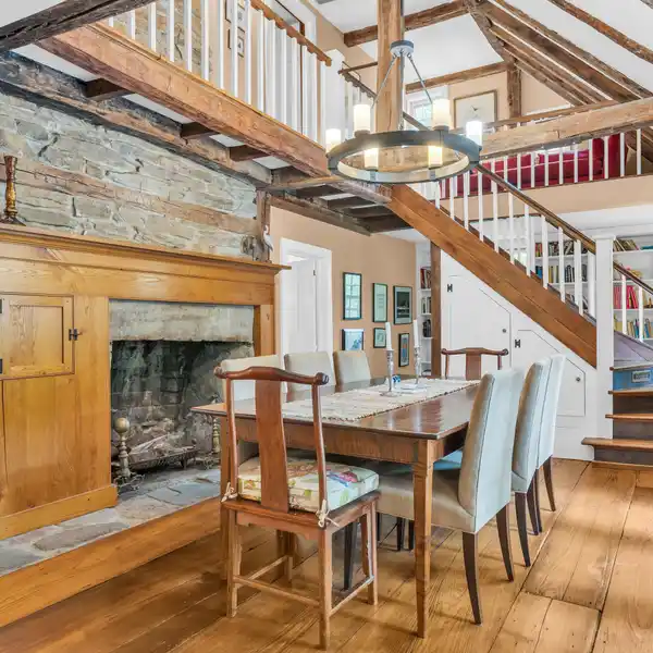 1779 CHARM WITH MODERN CONVENIENCES