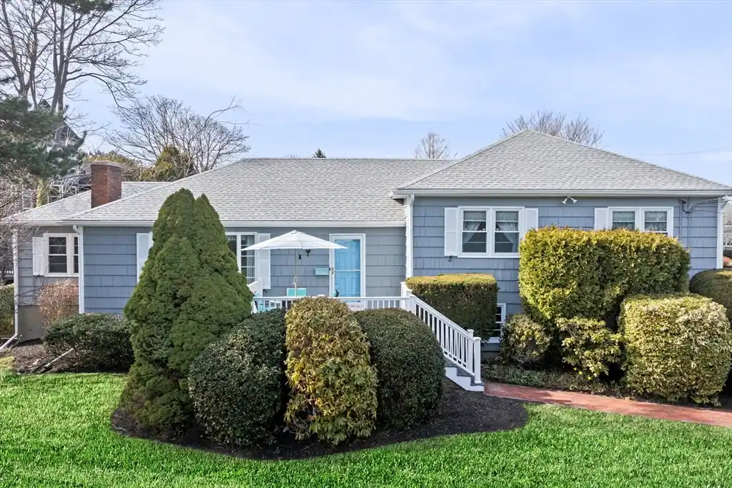 Updated Home in Greystone Beach