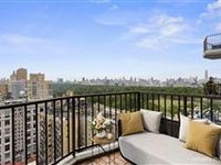 COMPLETELY RENOVATED APARTMENT WITH GLORIOUS PARK VIEWS
