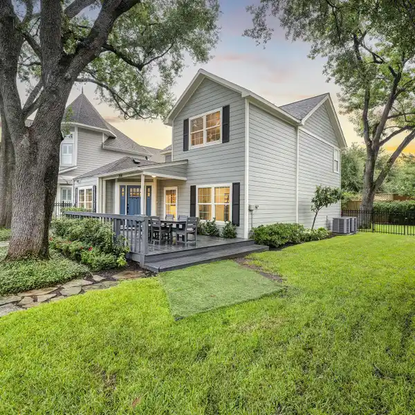 RARE HOME IN THE HEIGHTS