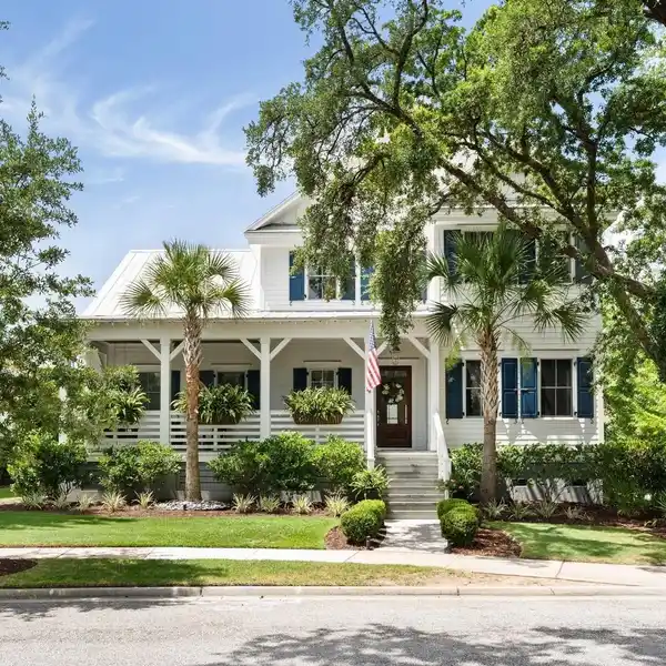 SOUTHERN SANCTUARY IN SOUGHT-AFTER PARKSIDE