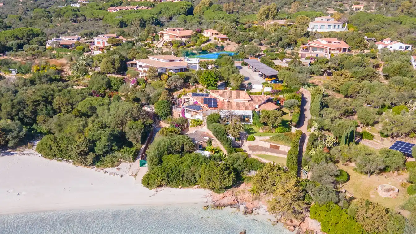 Beachfront Row House in Porto Istana