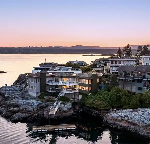 STUNNING WATERFRONT PROPERTY IN PICTURESQUE SAXE POINT